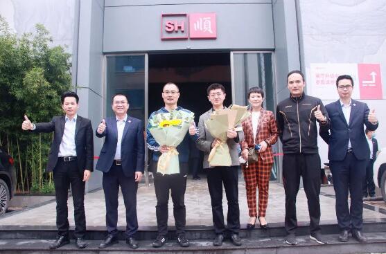 攜手共贏 | 鵬潤(rùn)建設(shè)集團(tuán)、山東錦華建設(shè)集團(tuán)蒞臨順輝瓷磚總部參觀考察